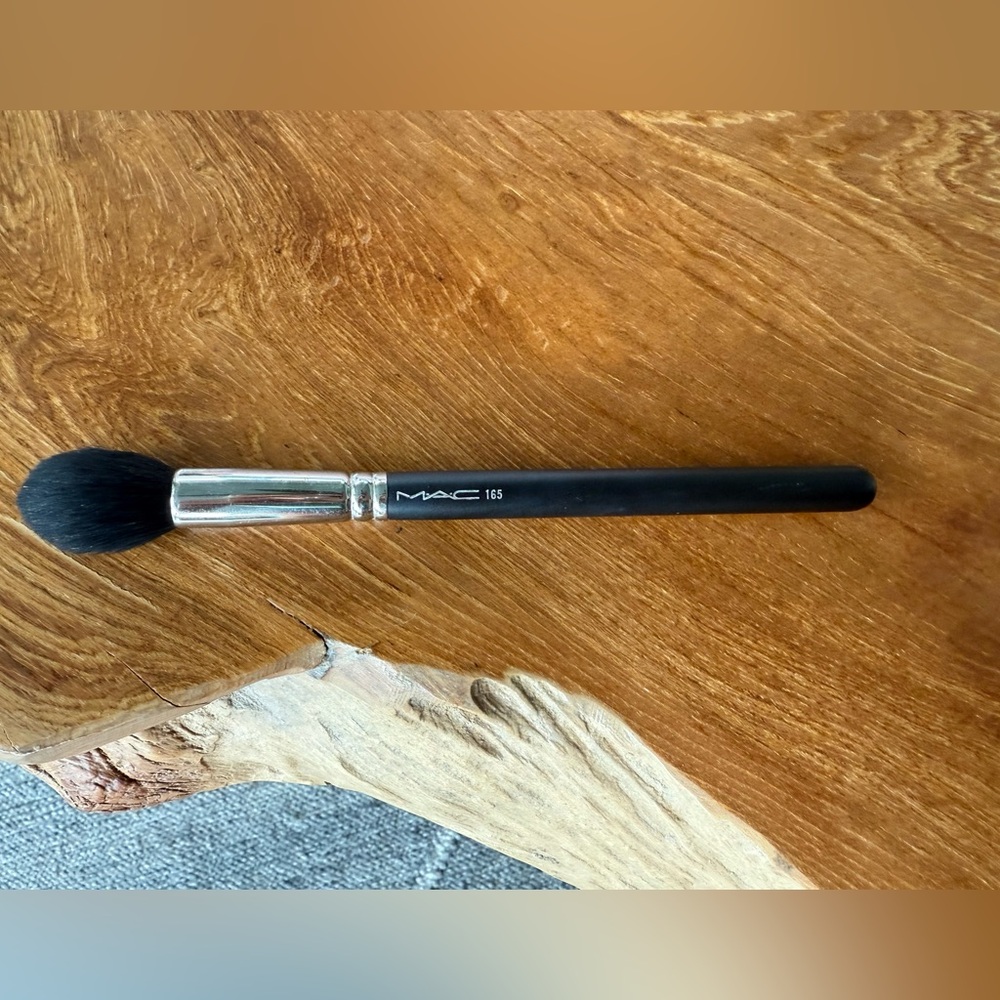 MAC Cosmetics DISCONTINUED 165 Brush - Excellent condition